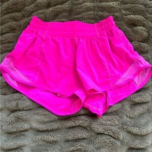 Lululemon Sonic Pink Hotty Hot HR Shorts Size 4 2.5”